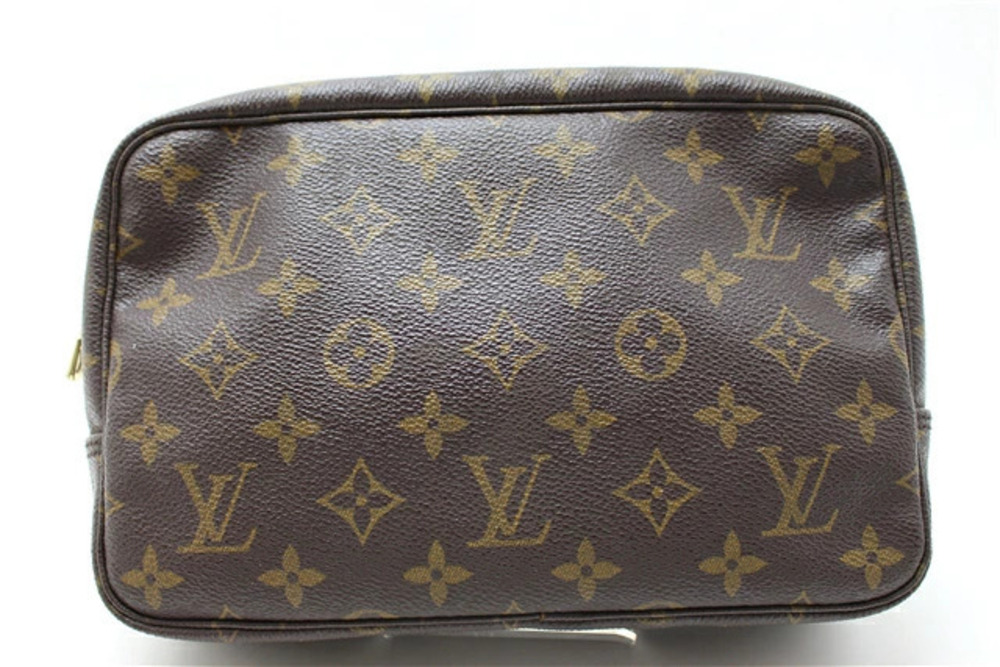 LOUIS VUITTON Pouch Clutch Shoulder Bag Trousse Toilette Monogram